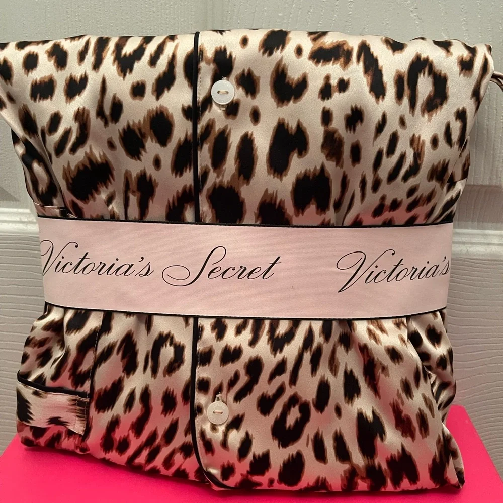 NWT “Victoria’s Secret” Animal Print 2 Pc Pajama Short Set SZ:XL - Picture 3 of 3